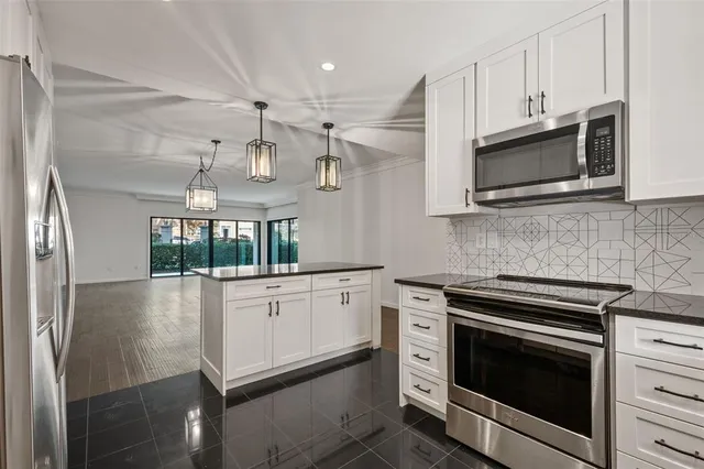 $1,495,000 | 106 South Interlachen Avenue, Unit 118, Winter Park, FL 32789