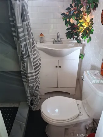 $2,800 | 1970 South Coast Highway, Unit 3, Laguna Beach, CA 92651