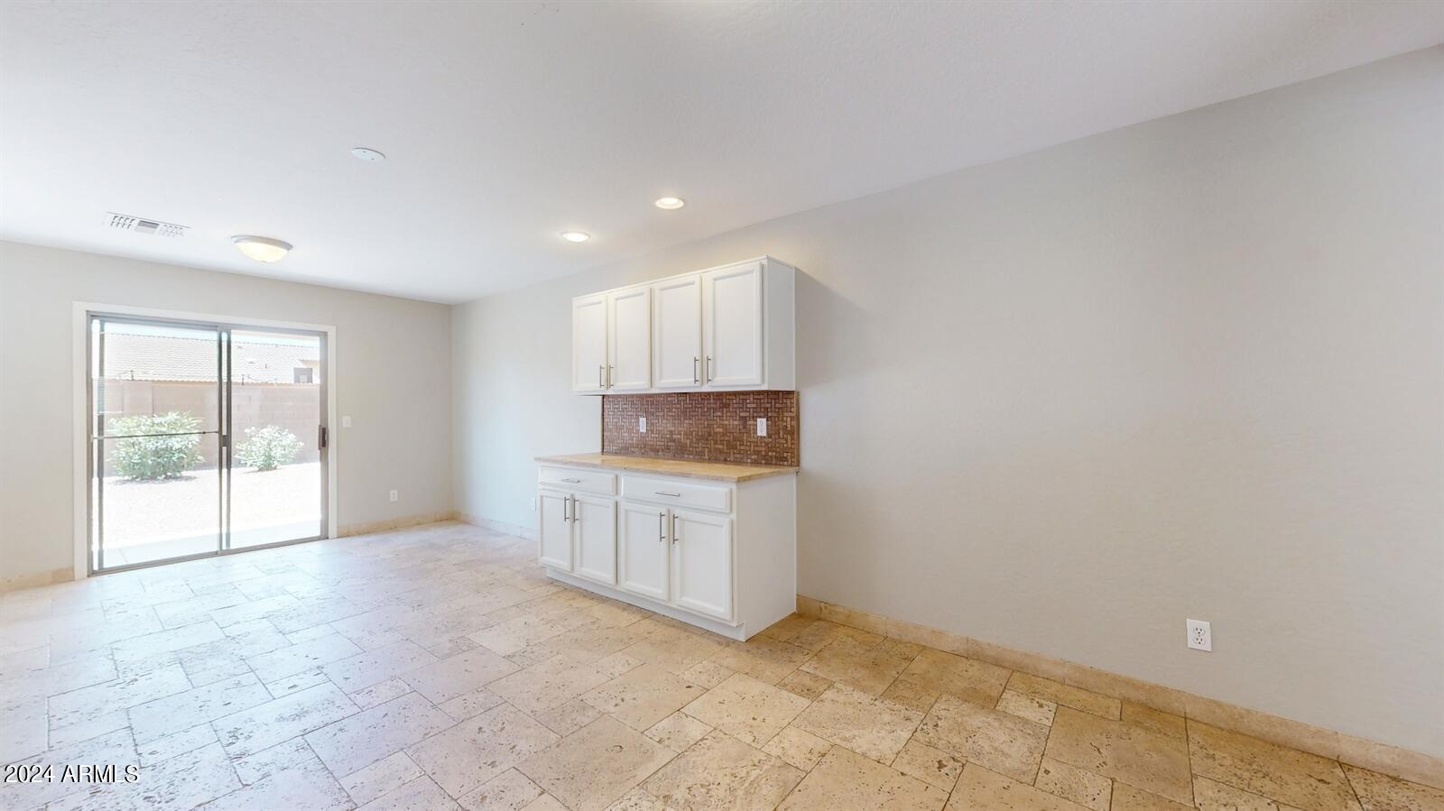16209 West Hearn Road Surprise, AZ 85379 - Photo 11 of 26 11_16209WHearnRd_2011_Large