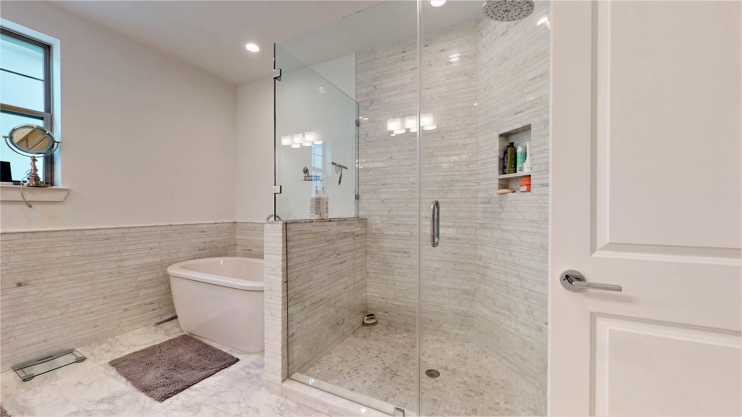 5422 Darling Street, Unit C Houston, TX 77007 - Photo 30 of 35 Master Suite Private Bathroom