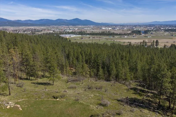 $1,200,000 | 2712 North Chase Road, Liberty Lake, WA 99019