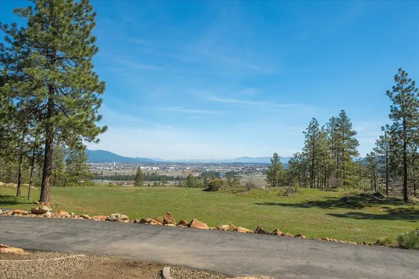 $1,200,000 | 2712 North Chase Road, Liberty Lake, WA 99019