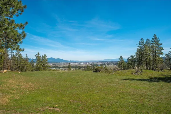 $1,200,000 | 2712 North Chase Road, Liberty Lake, WA 99019