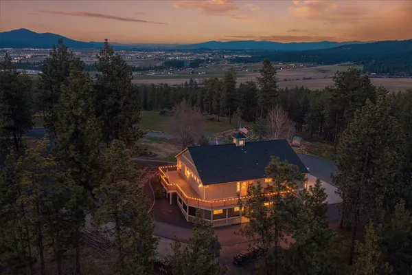 $1,200,000 | 2712 North Chase Road, Liberty Lake, WA 99019
