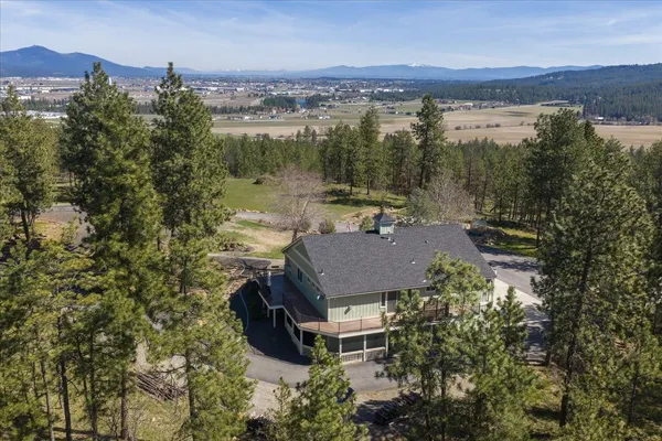 $1,200,000 | 2712 North Chase Road, Liberty Lake, WA 99019