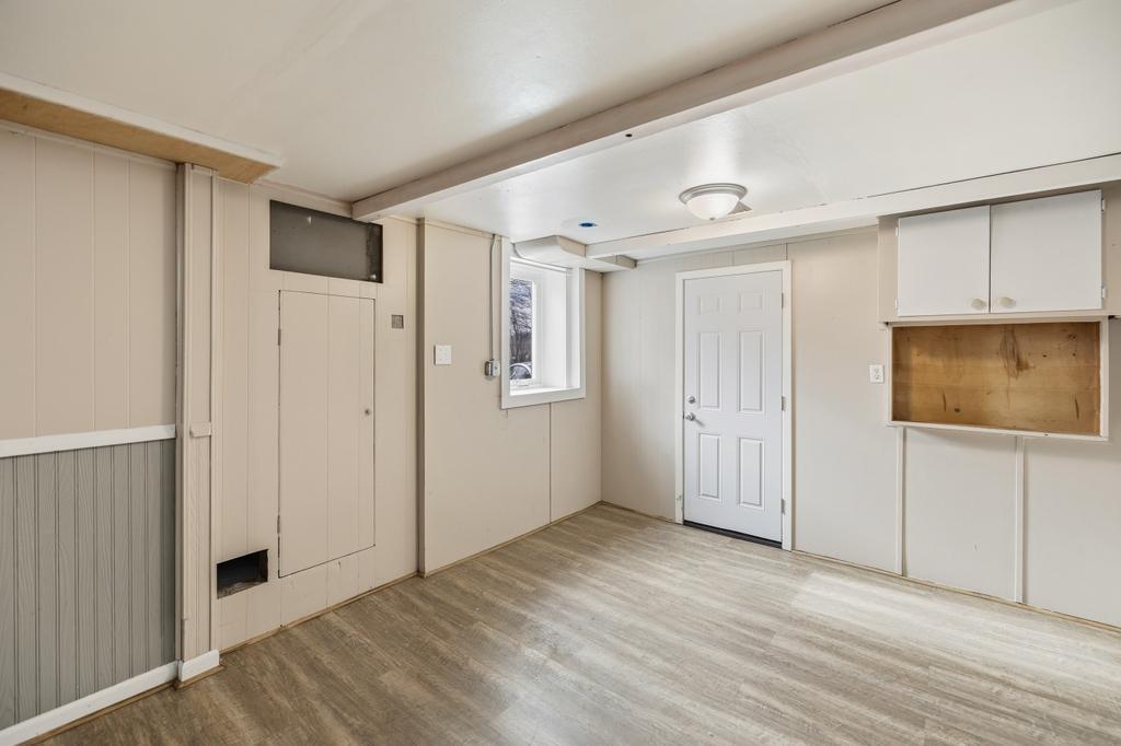 303 Roma Avenue West Roseville, MN 55113 - Photo 17 of 36