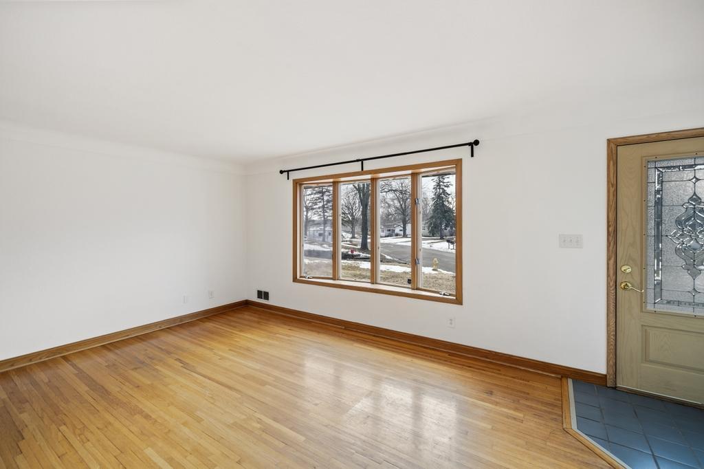 303 Roma Avenue West Roseville, MN 55113 - Photo 2 of 36