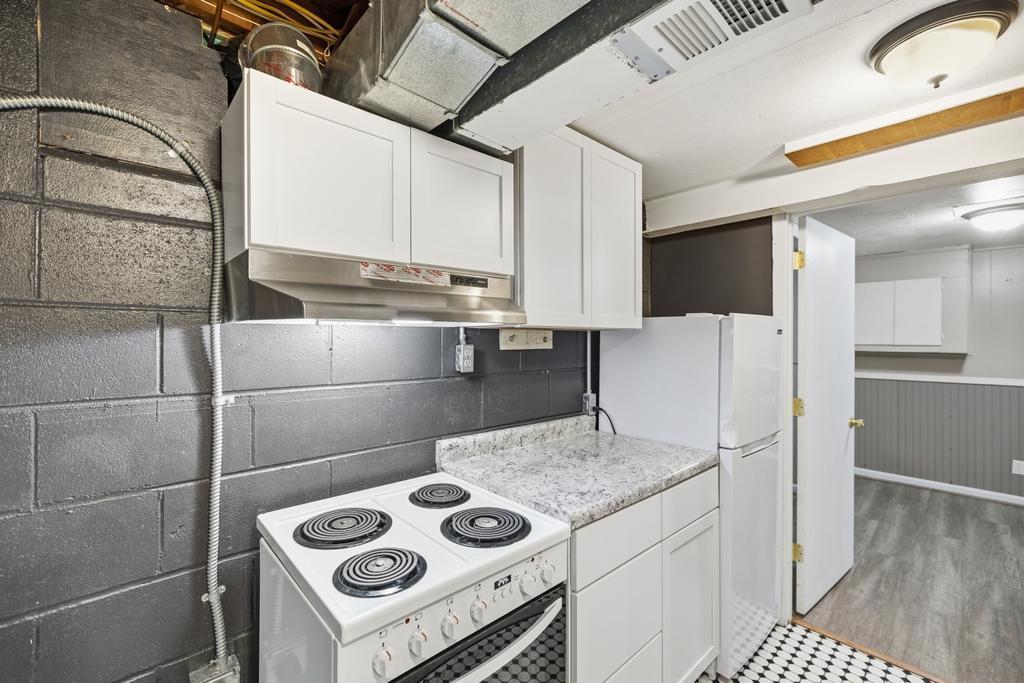 303 Roma Avenue West Roseville, MN 55113 - Photo 22 of 36