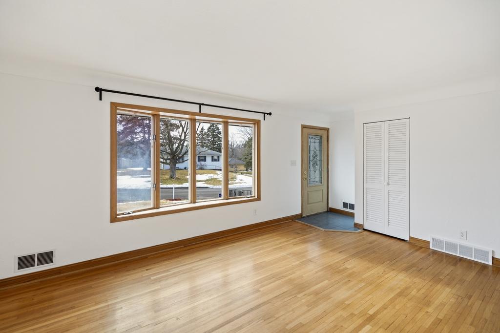 303 Roma Avenue West Roseville, MN 55113 - Photo 3 of 36