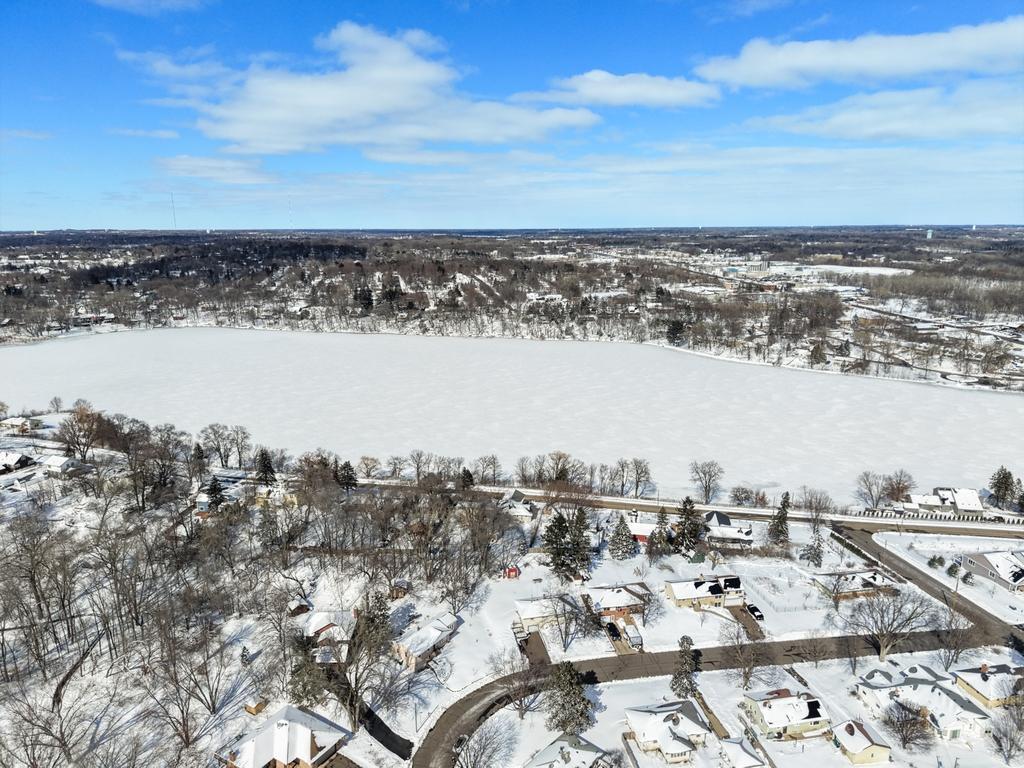 303 Roma Avenue West Roseville, MN 55113 - Photo 34 of 36