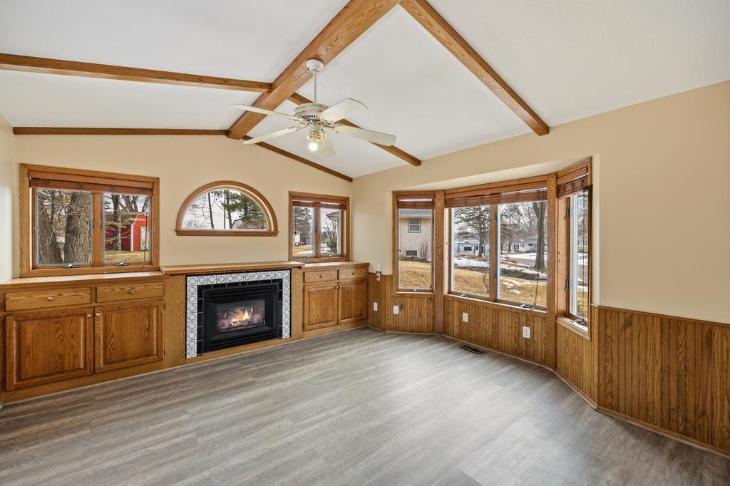 303 Roma Avenue West Roseville, MN 55113 - Photo 5 of 36