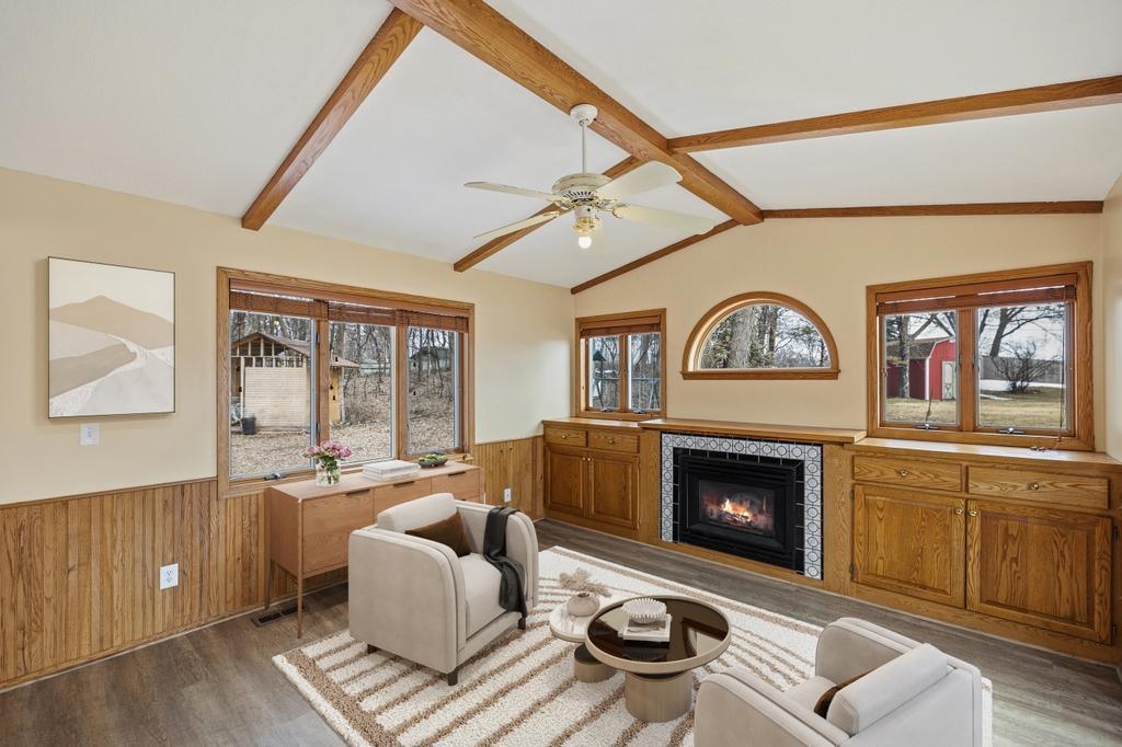 303 Roma Avenue West Roseville, MN 55113 - Photo 6 of 36