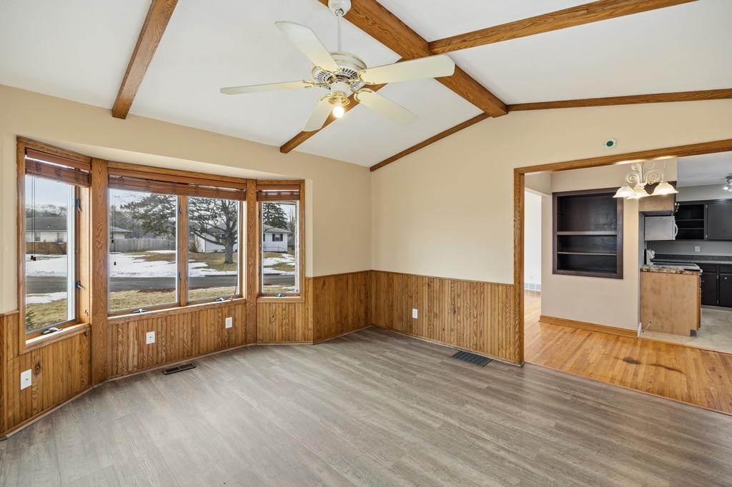 303 Roma Avenue West Roseville, MN 55113 - Photo 8 of 36