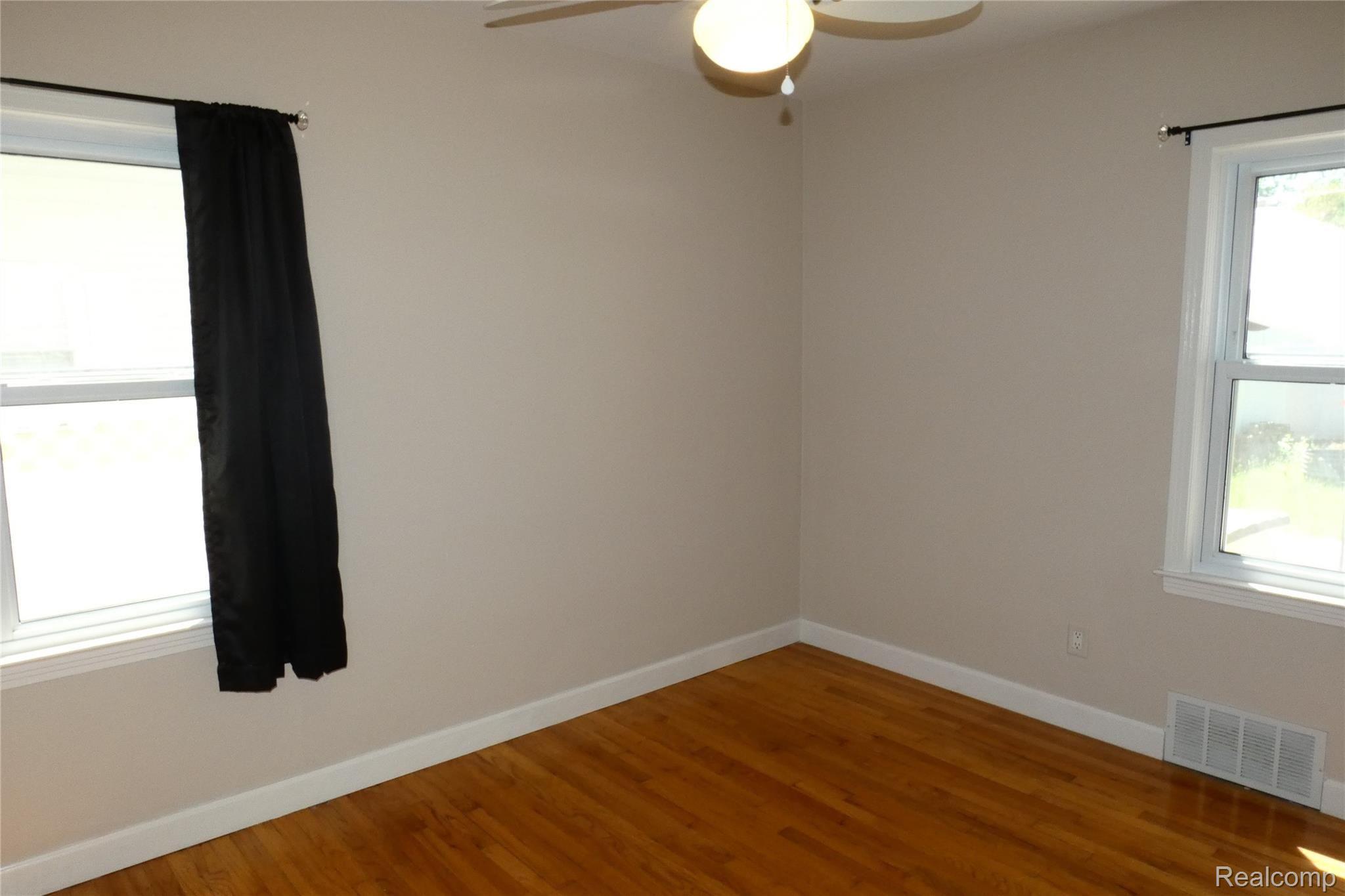 1470 Hampton Road Mount Clemens, MI 48043 - Photo 14 of 19 Bedroom 2 (1).JPG