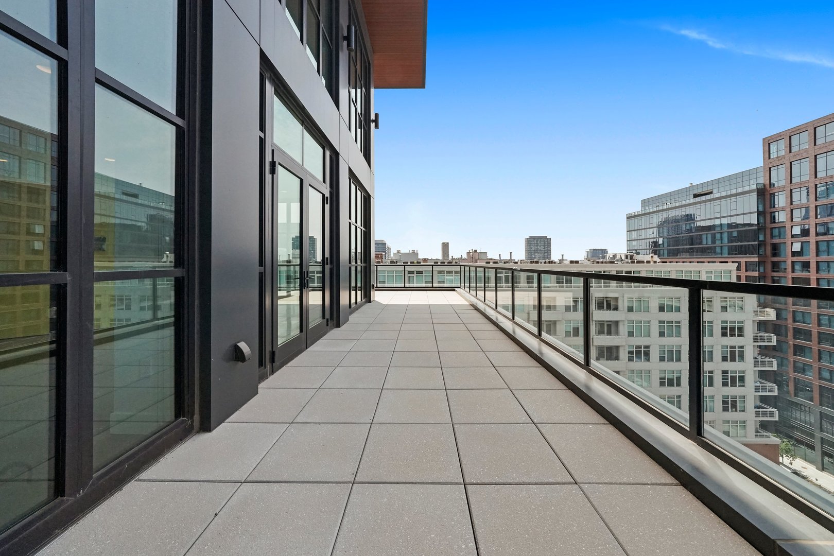 900 West Washington Boulevard, Unit 901 Chicago, IL 60607 - Photo 13 of 20 a view of balcony with city view