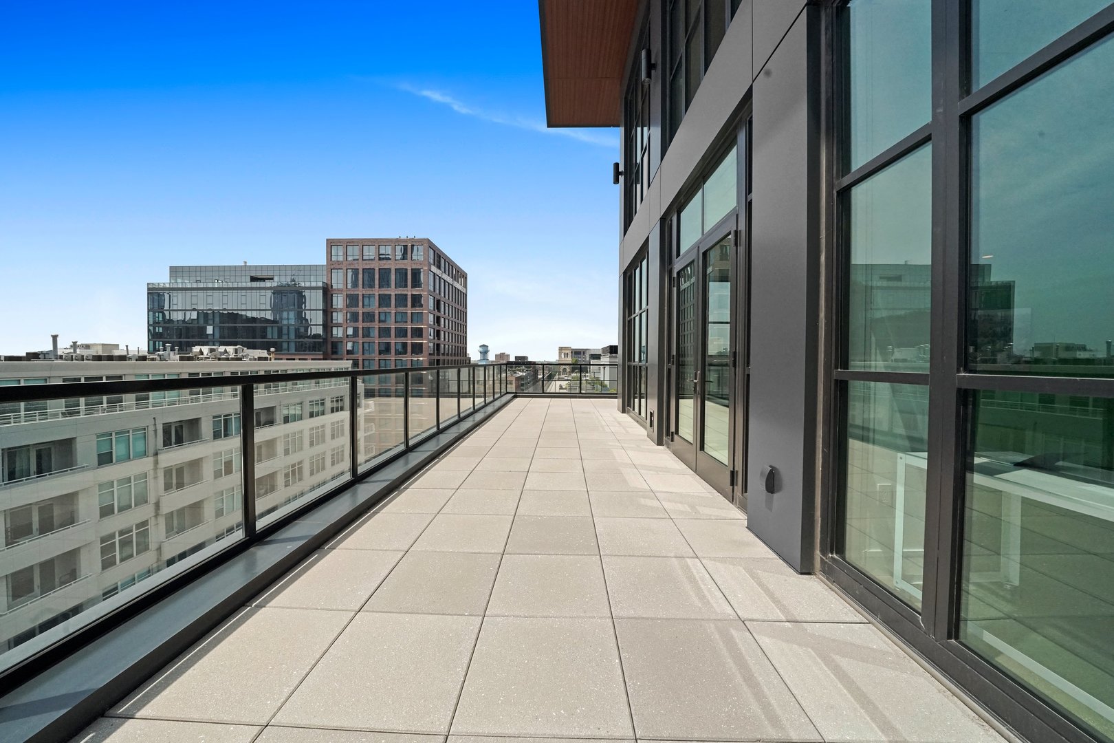 900 West Washington Boulevard, Unit 901 Chicago, IL 60607 - Photo 14 of 20 a view of balcony with city view