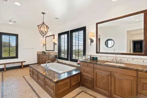 $3,985,000 | 18264 Avenida Manantial, Rancho Santa Fe, CA 92067