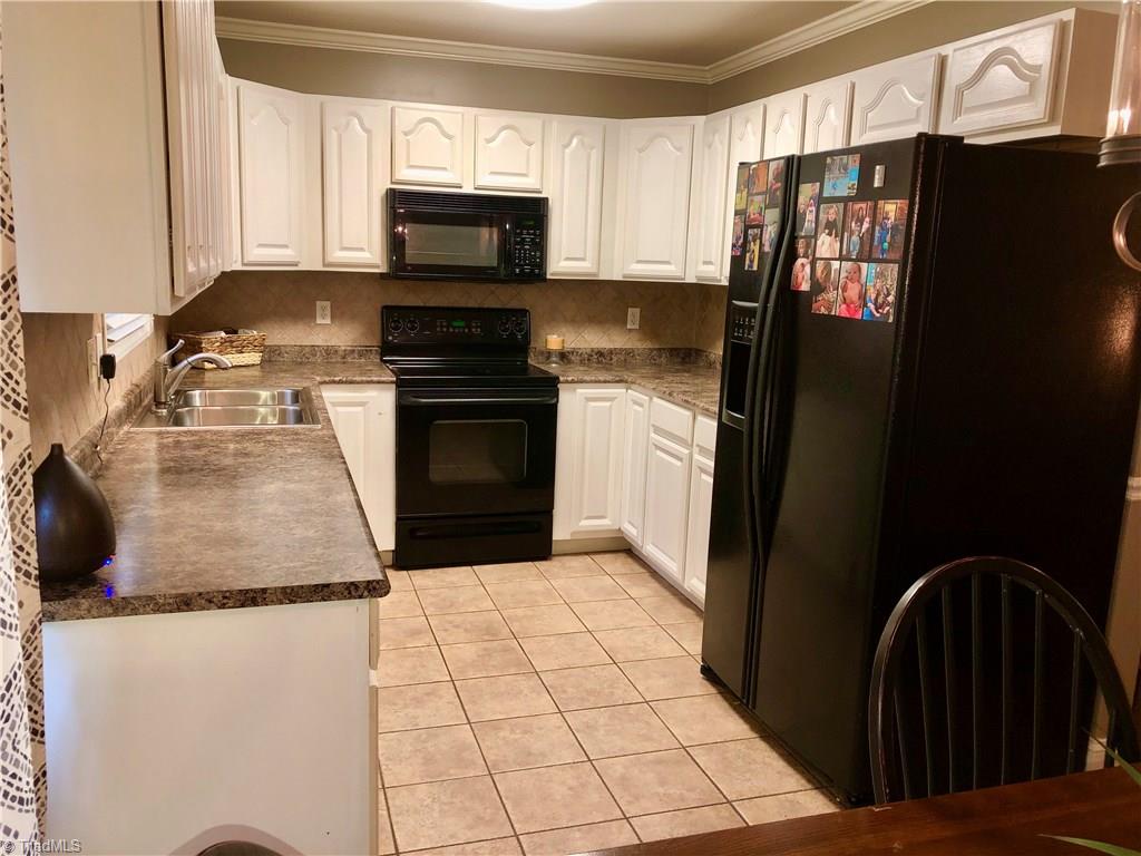 190 Raper Circle Lexington, NC 27295 - Photo 3 of 10 Gallery Image 3