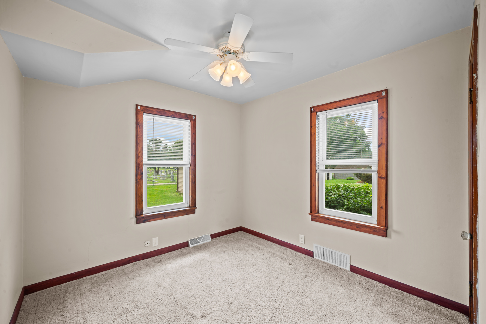 224 West Ave H Rochelle, IL 61068 - Photo 8 of 26