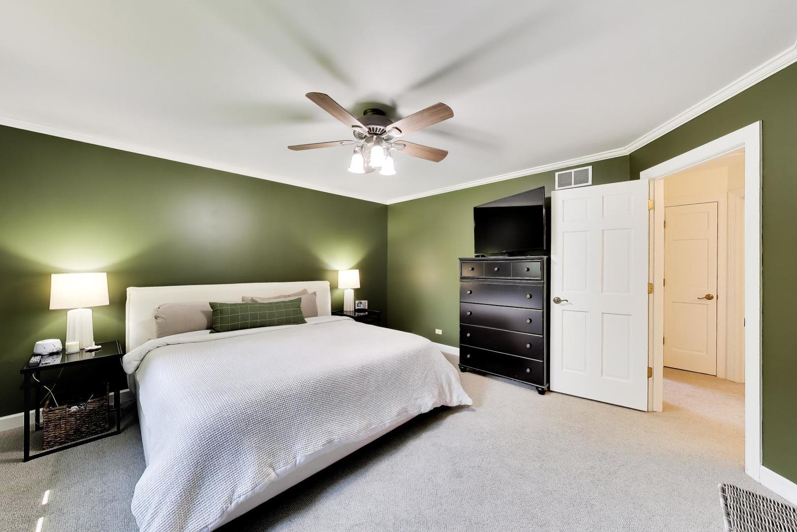 2147 Green Valley Road Darien, IL 60561 - Photo 10 of 31 Gallery Image 10