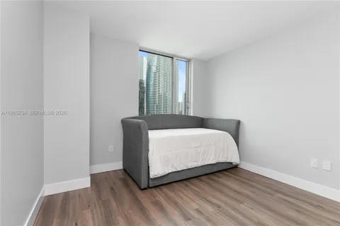 $5,800 | 500 Brickell Avenue, Unit 1801, Miami, FL 33131