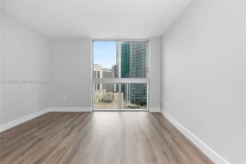 $5,800 | 500 Brickell Avenue, Unit 1801, Miami, FL 33131