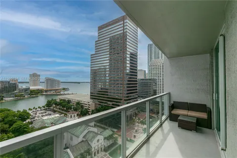 $5,800 | 500 Brickell Avenue, Unit 1801, Miami, FL 33131