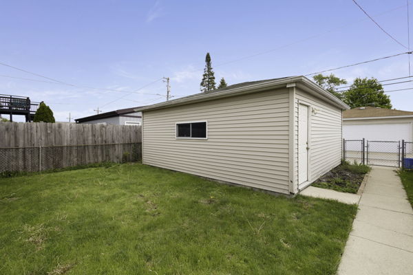 2623 North Rhodes Avenue River Grove, IL 60171 - Photo 16 of 17 a view of a backyard with a garden