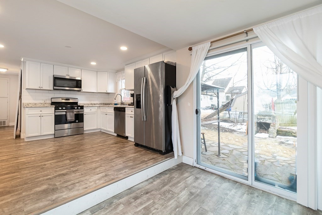 51 Lang Street Springfield, MA 01104 - Photo 10 of 40 Gallery Image 10