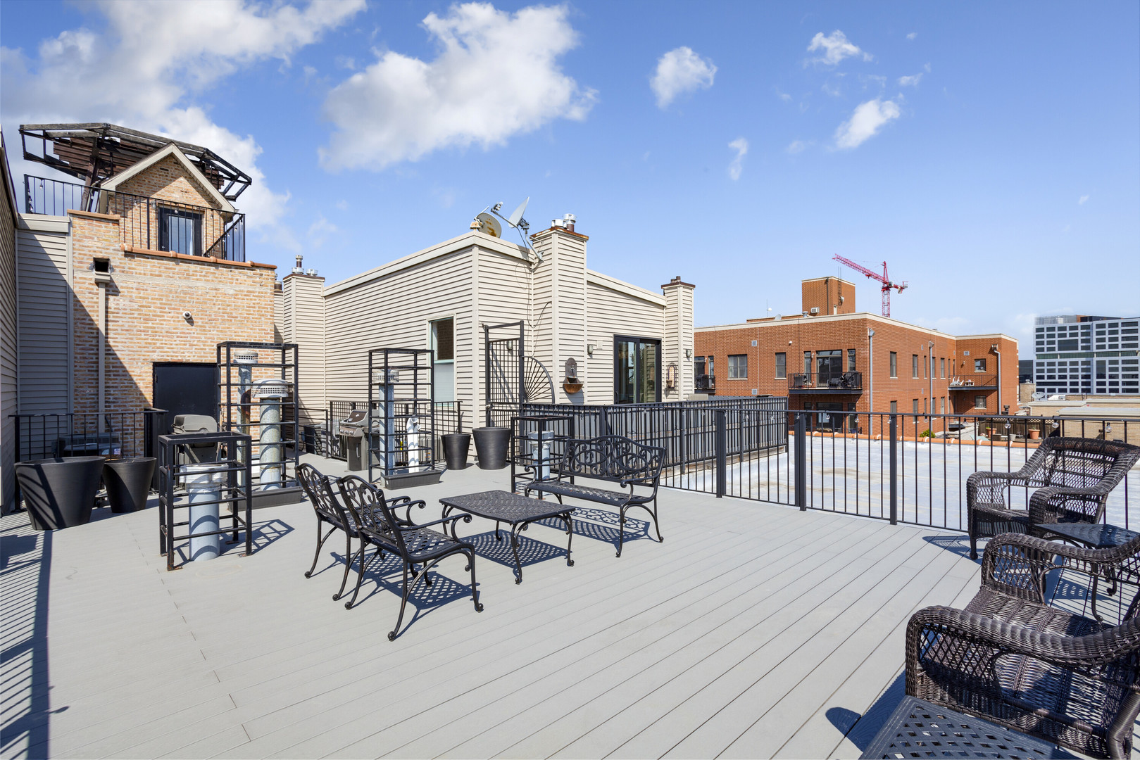 17 North Loomis Street, Unit 4H Chicago, IL 60607 - Photo 19 of 23