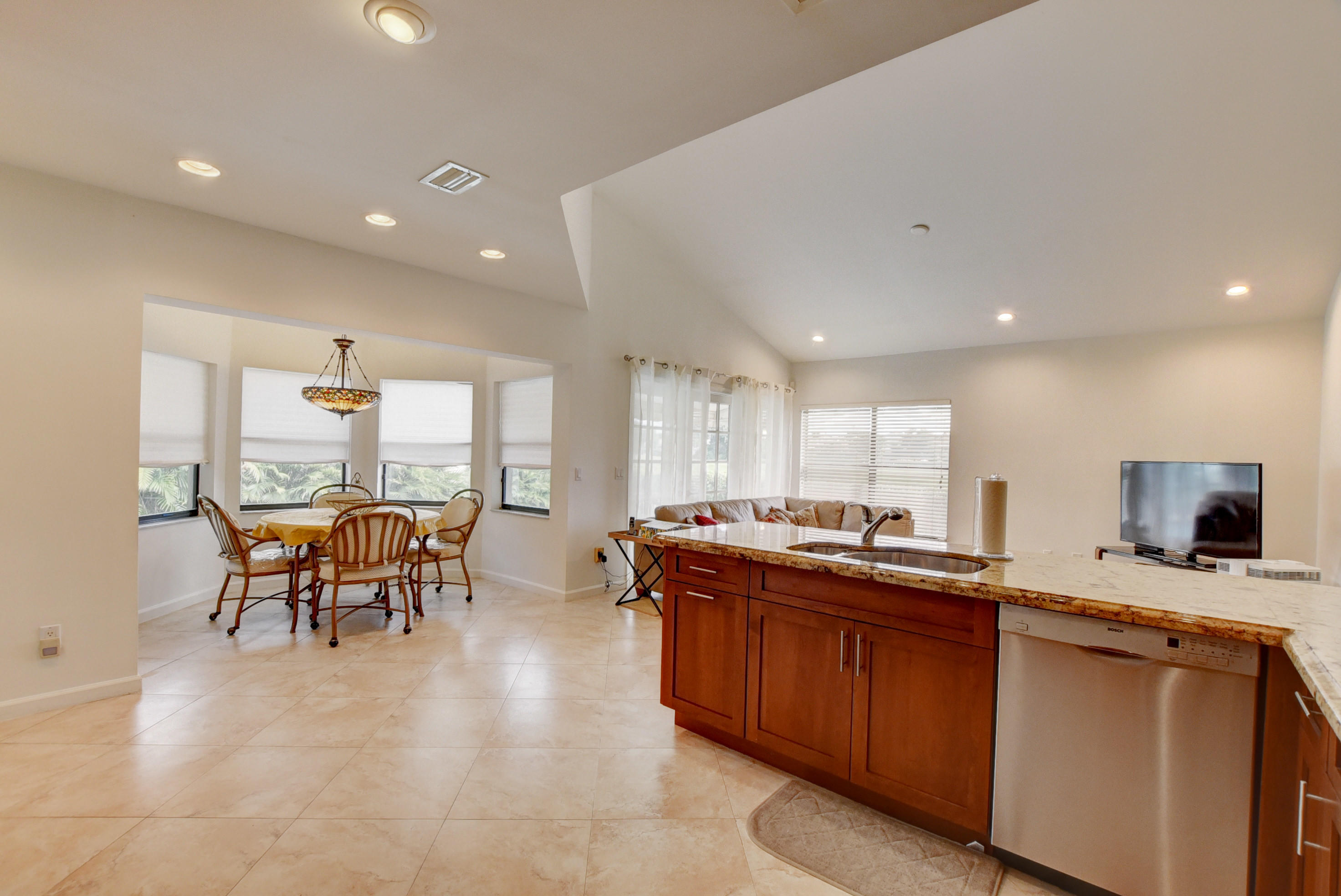 22516 Esplanada Circle Boca Raton, FL 33433 - Photo 18 of 62 kitchen