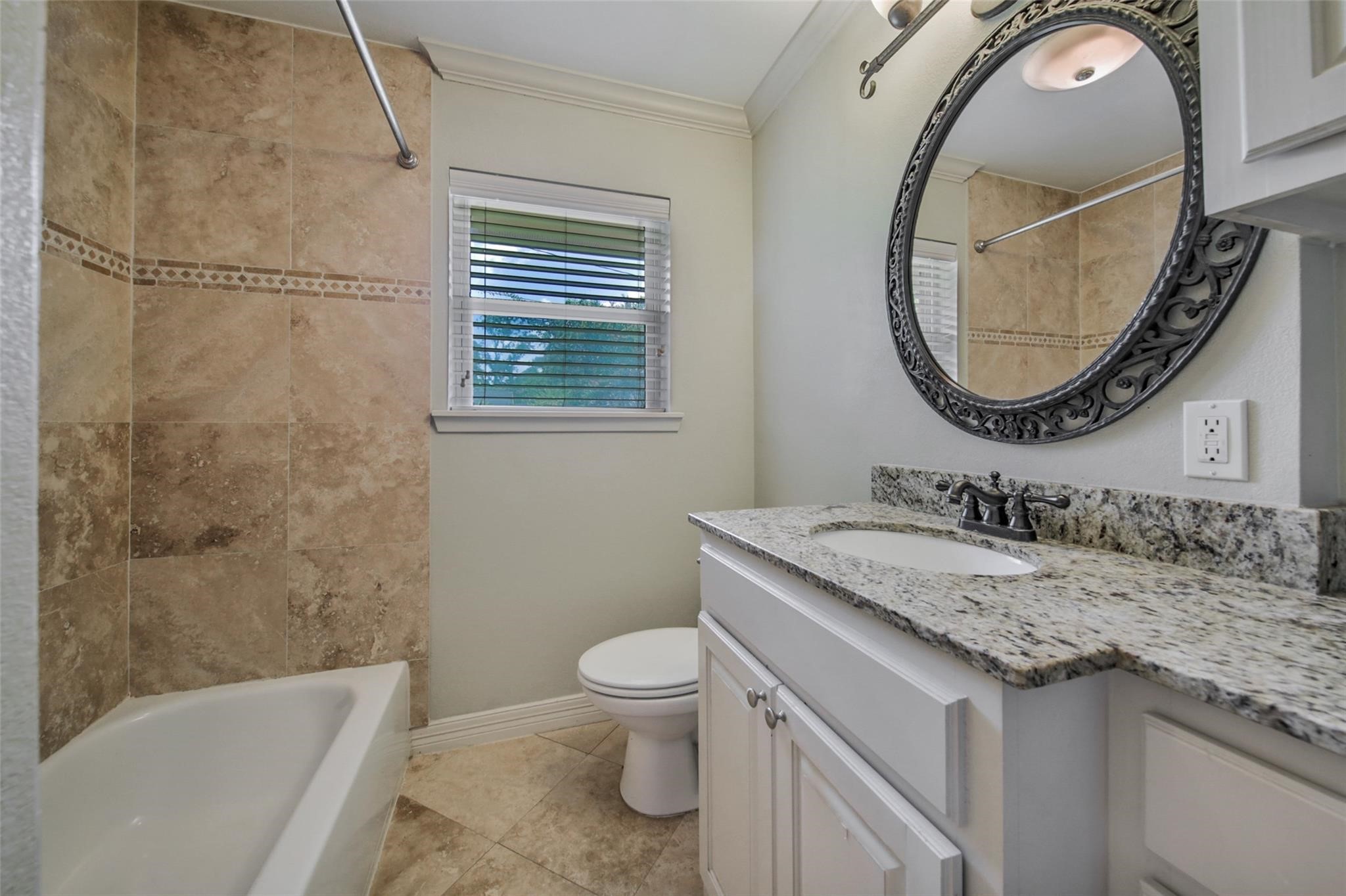 1423 Thornton Road Houston, TX 77018 - Photo 3 of 10 Gallery Image 3