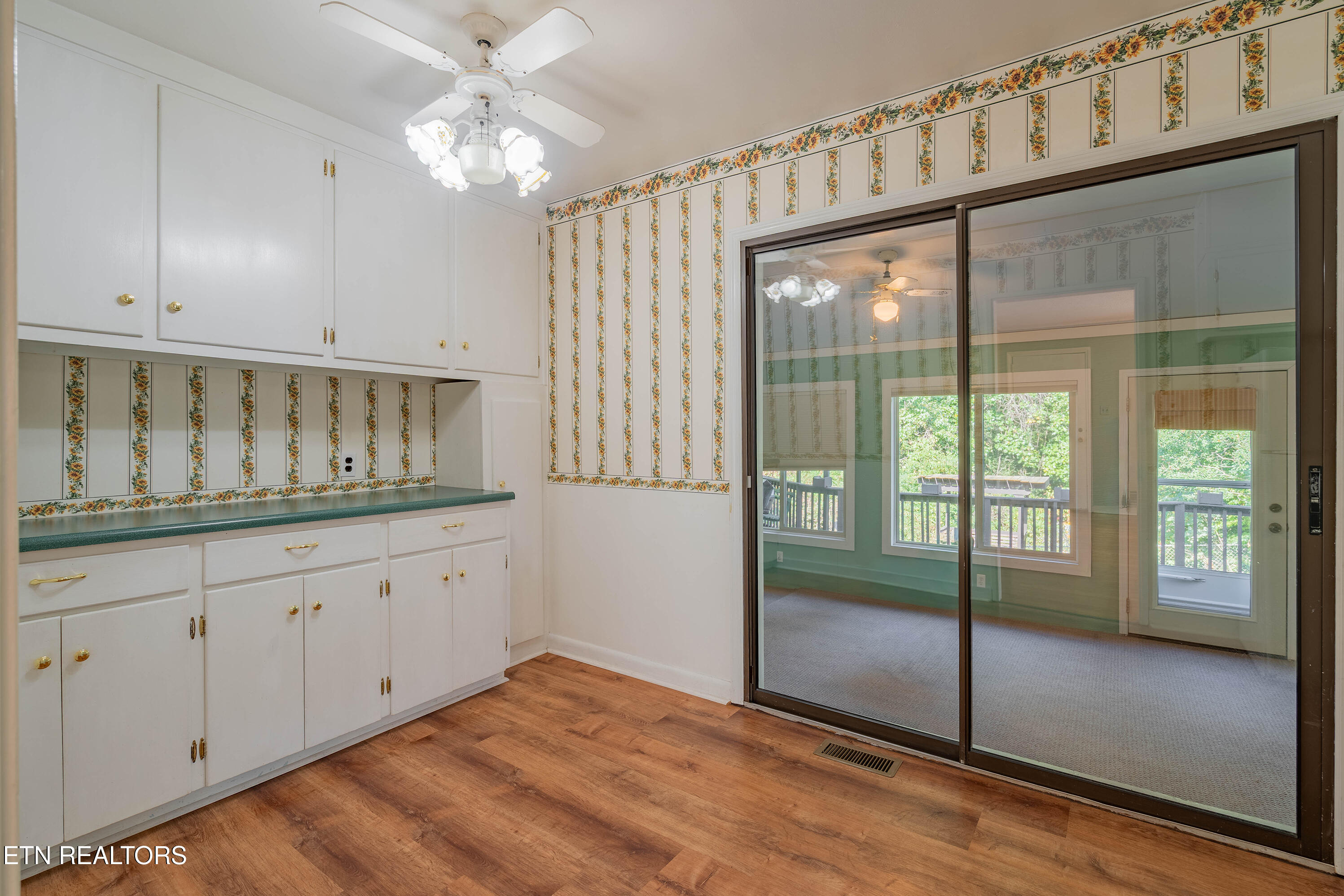 108 Alger Road Oak Ridge, TN 37830 - Photo 7 of 31 Dining 2