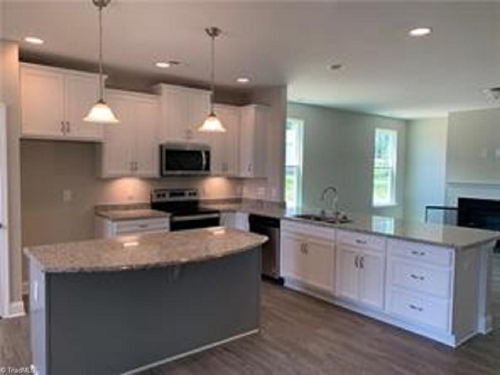 5502 Rambling Road Greensboro, NC 27409 - Photo 5 of 38