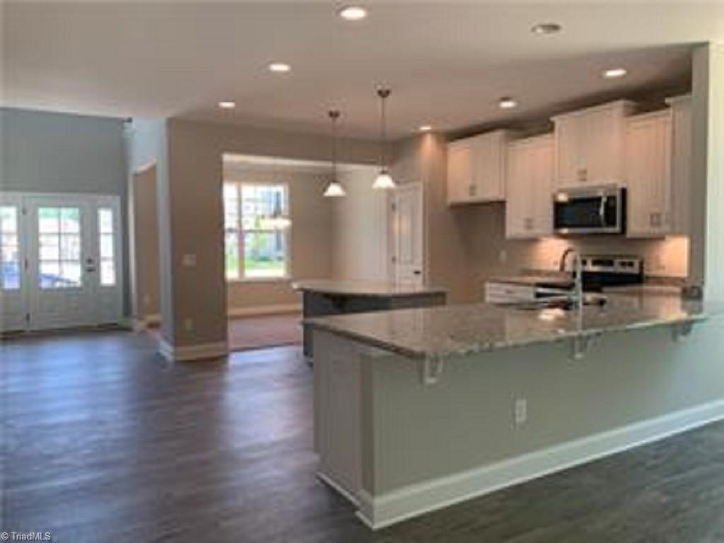 5502 Rambling Road Greensboro, NC 27409 - Photo 7 of 38