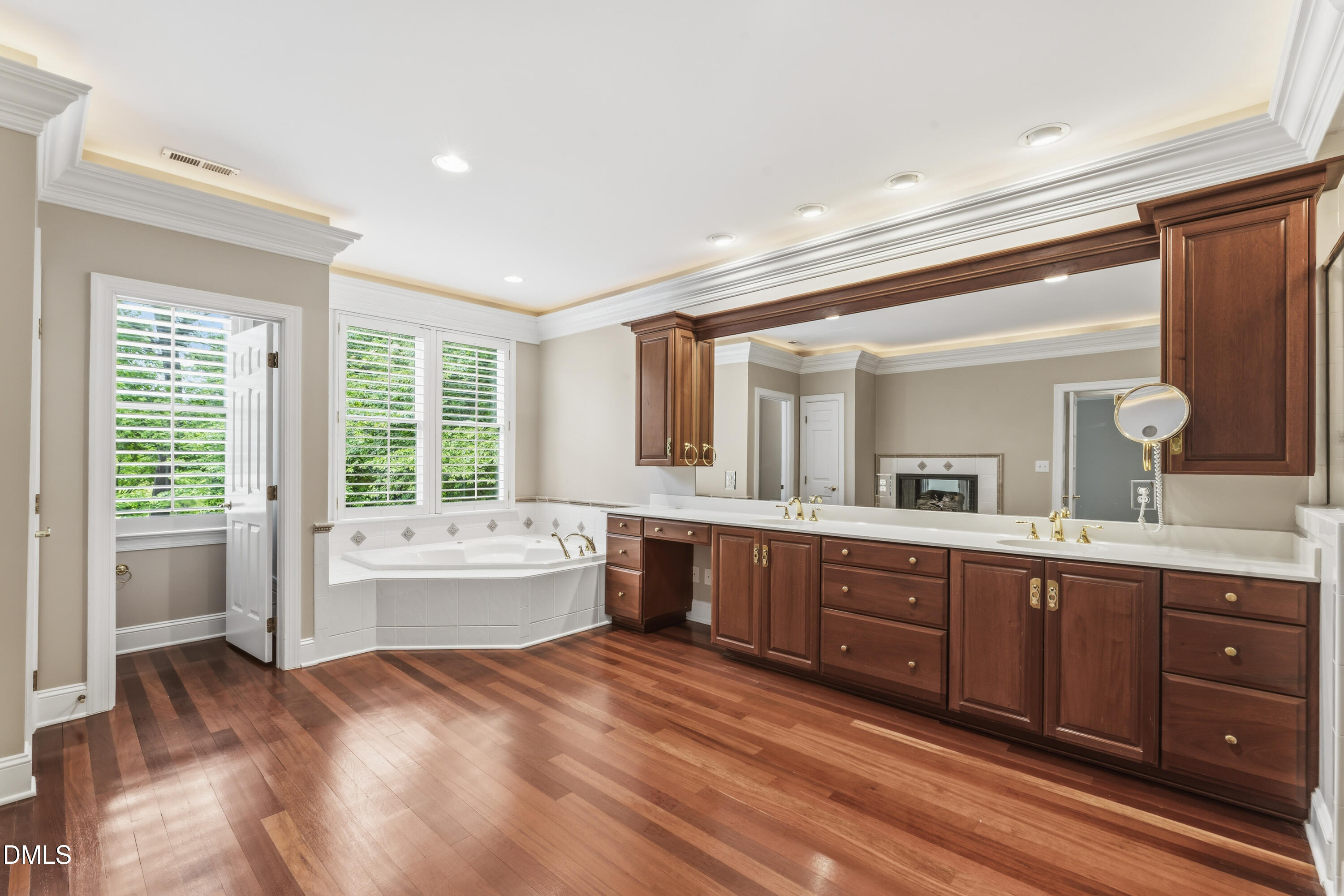 303 Pond Bluff Way Cary, NC 27513 - Photo 8 of 106 photos_high_resolution_DSC07367