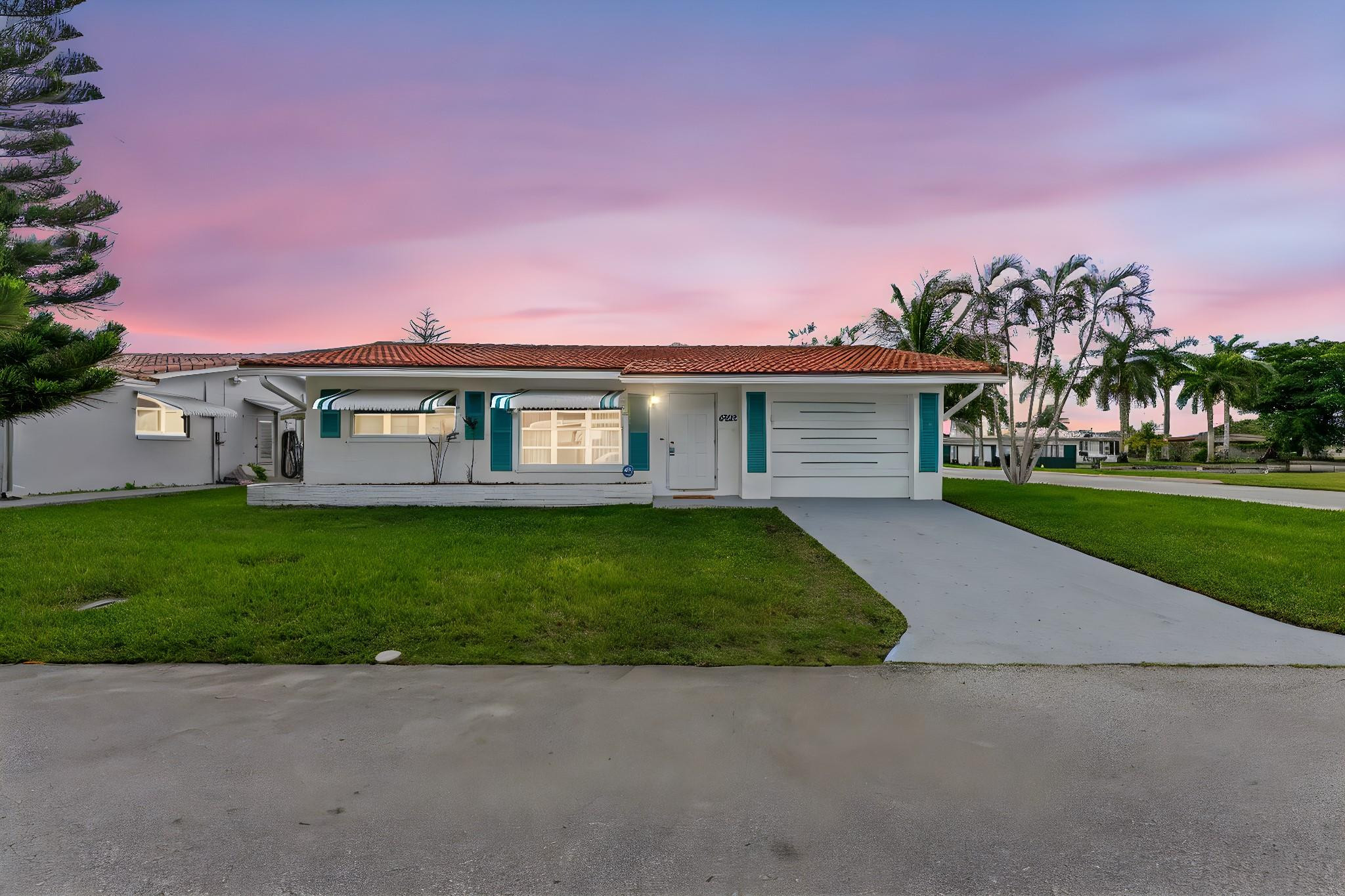 4922 Northwest 52nd Street Tamarac, FL 33319 - Photo 3 of 27 Photo 3