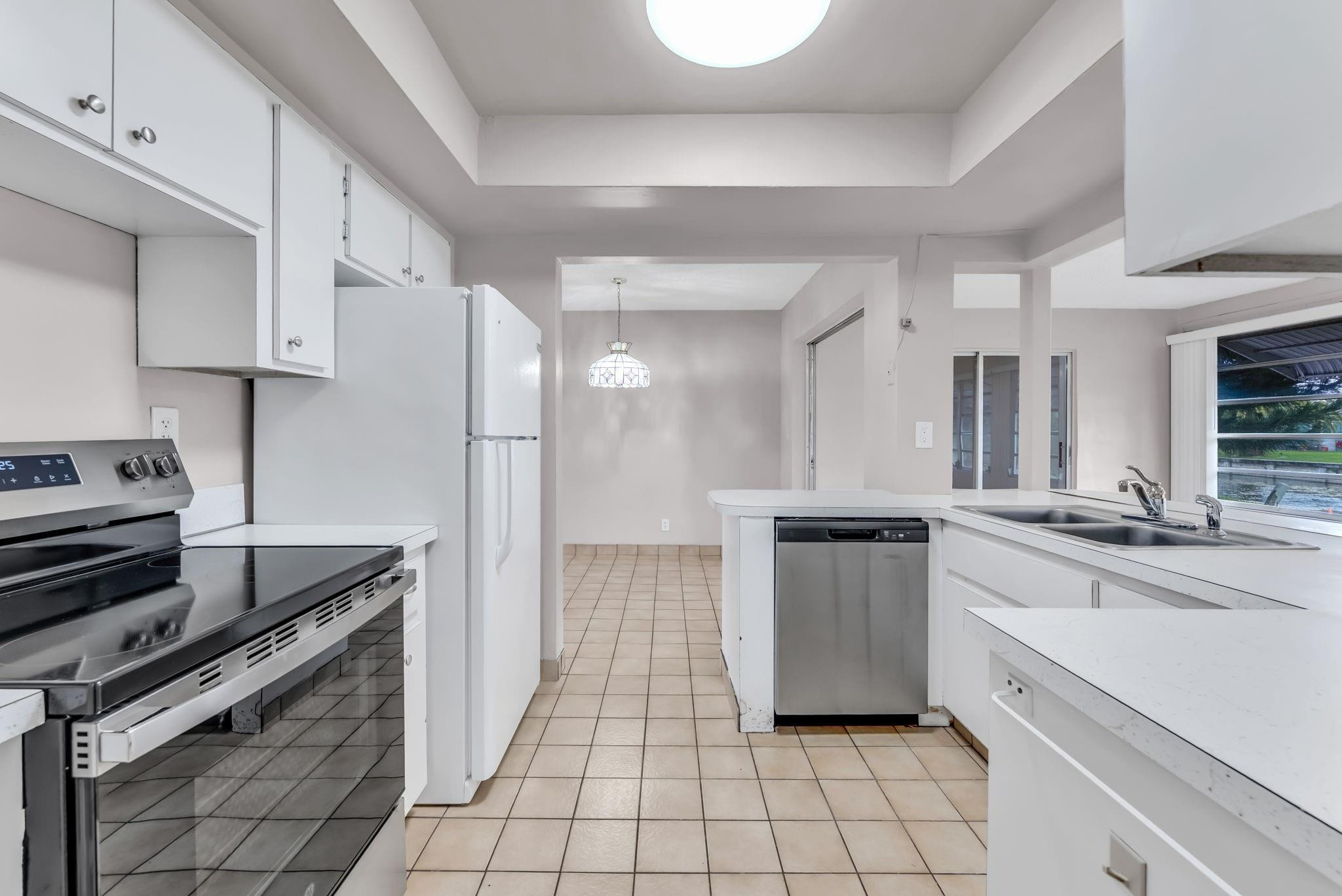 4922 Northwest 52nd Street Tamarac, FL 33319 - Photo 10 of 27 Photo 10