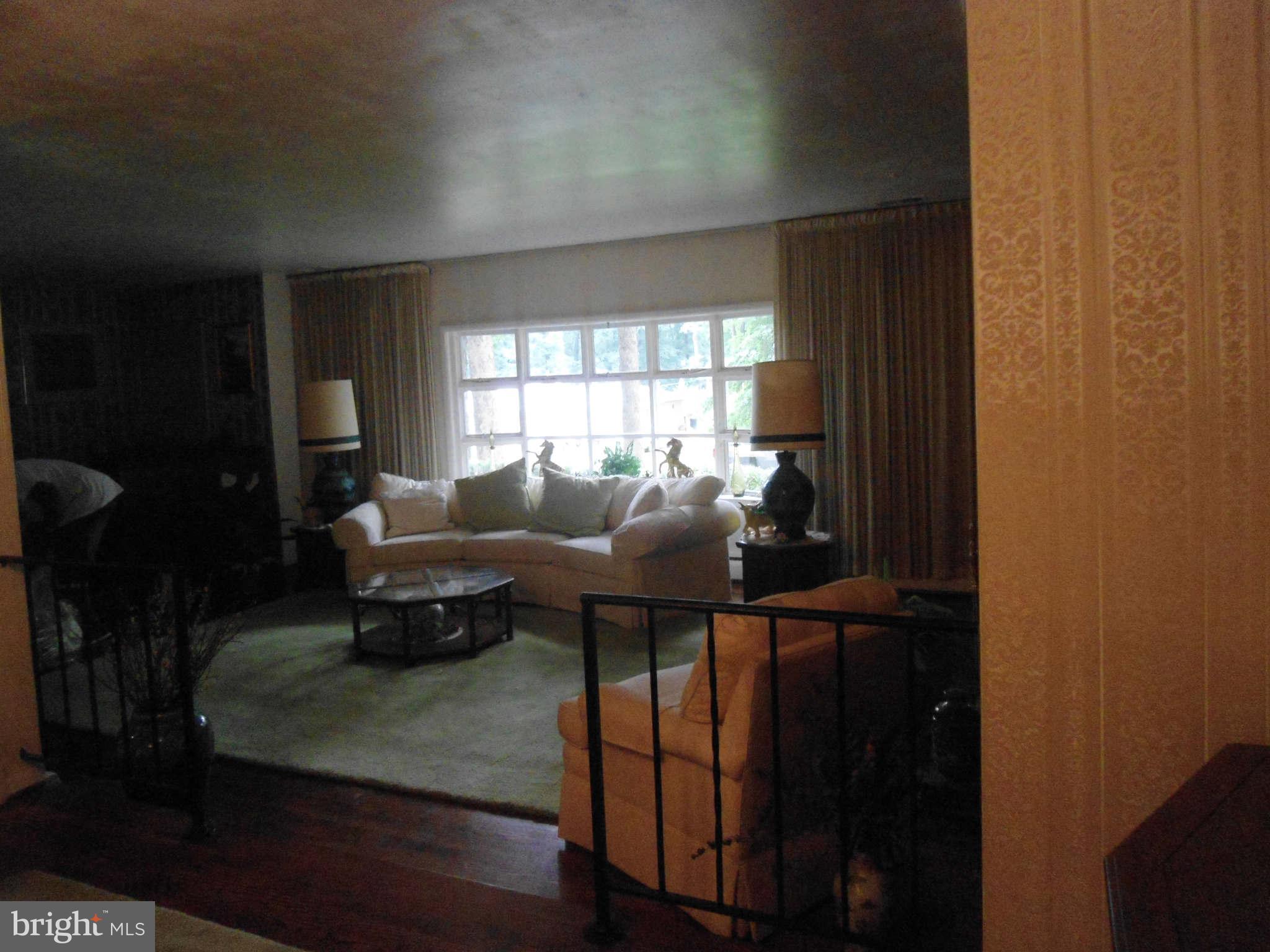 33 Cedarhill Road Randallstown, MD 21133 - Photo 3 of 26 Living Room
