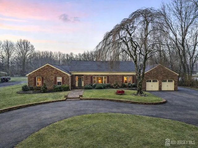 $799,000 | 402 Main Street, Manalapan, NJ 07726