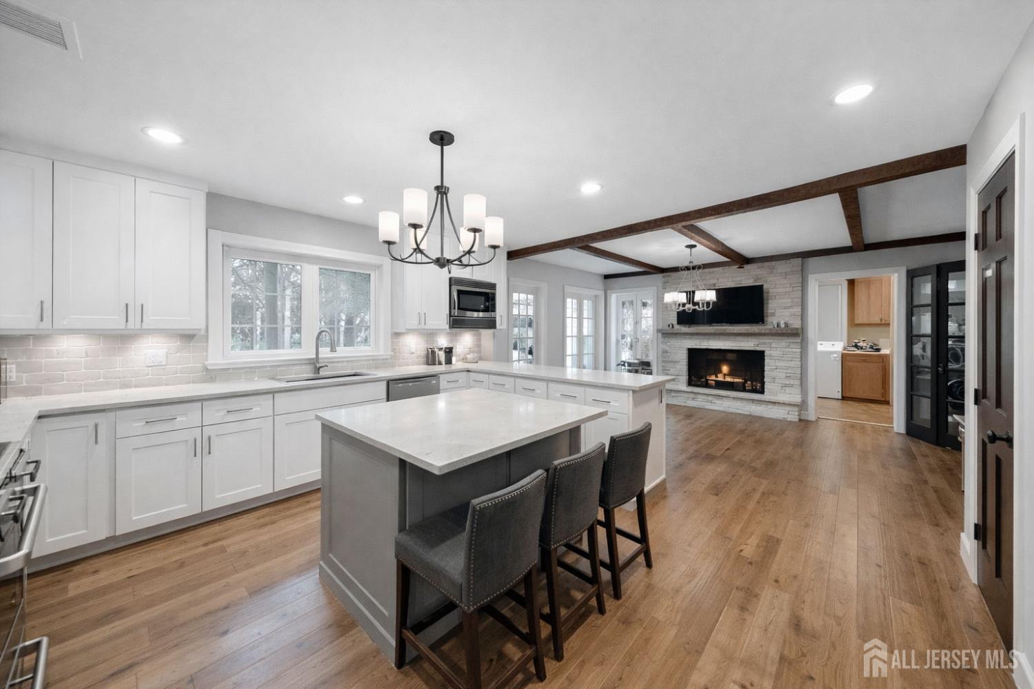 402 Main Street Manalapan, NJ 07726 - Photo 14 of 43