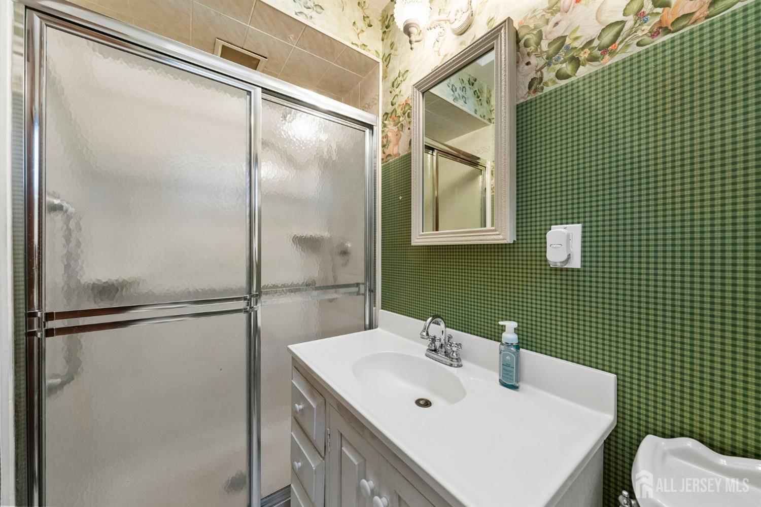 402 Main Street Manalapan, NJ 07726 - Photo 31 of 43