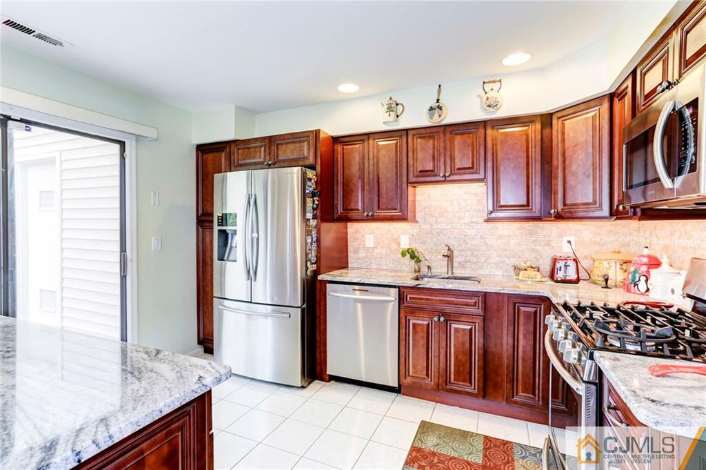 3001 Stonehedge Road Edison, NJ 08820 - Photo 9 of 25 Gallery Image 9