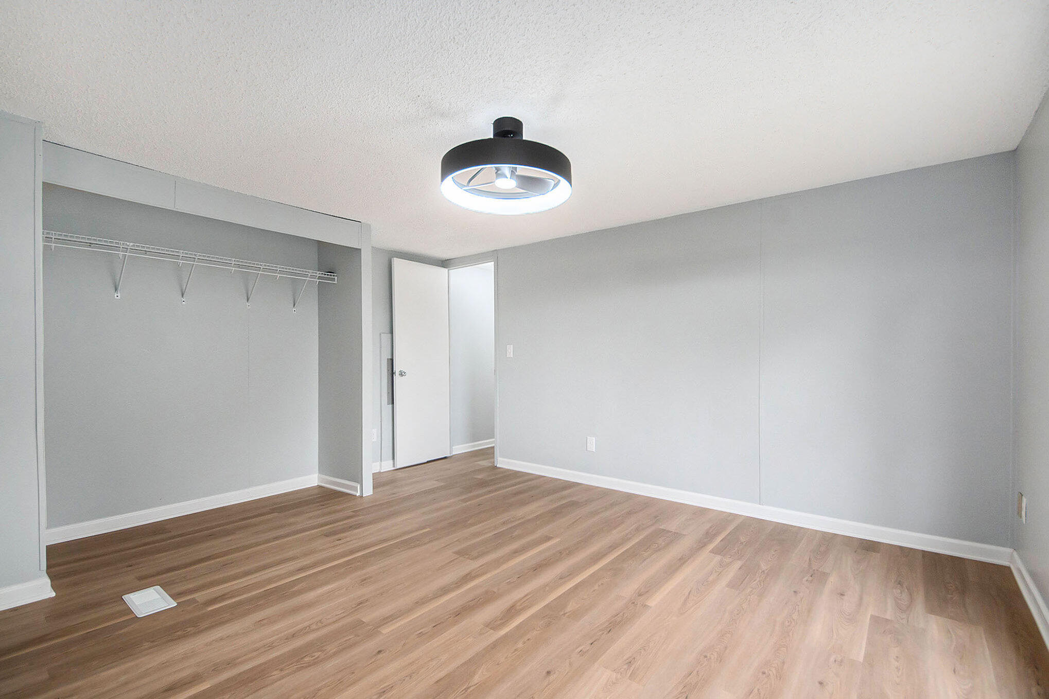 8208 East Sidney Road Crystal, MI 48818 - Photo 6 of 15 img_7880_87