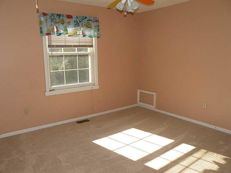 409 McCombs Road Venetia, PA 15367 - Photo 13 of 22 Bedroom. 409 McCombs Road Bedroom 2