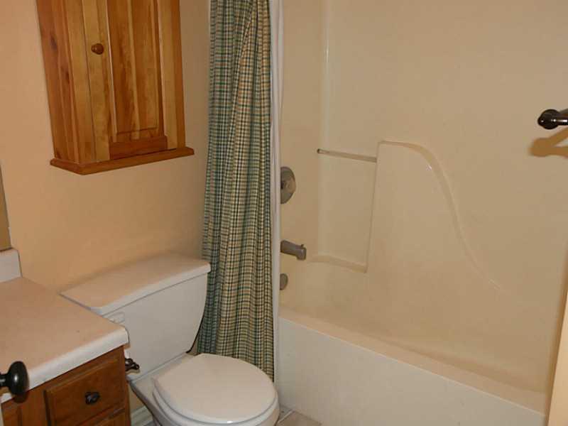 409 McCombs Road Venetia, PA 15367 - Photo 15 of 22 Full Bath. 409 McCombs Road Full Hall Bath