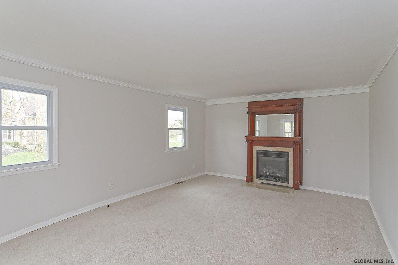1099 Raymond Road Malta, NY 12020 - Photo 5 of 25 Photo 5