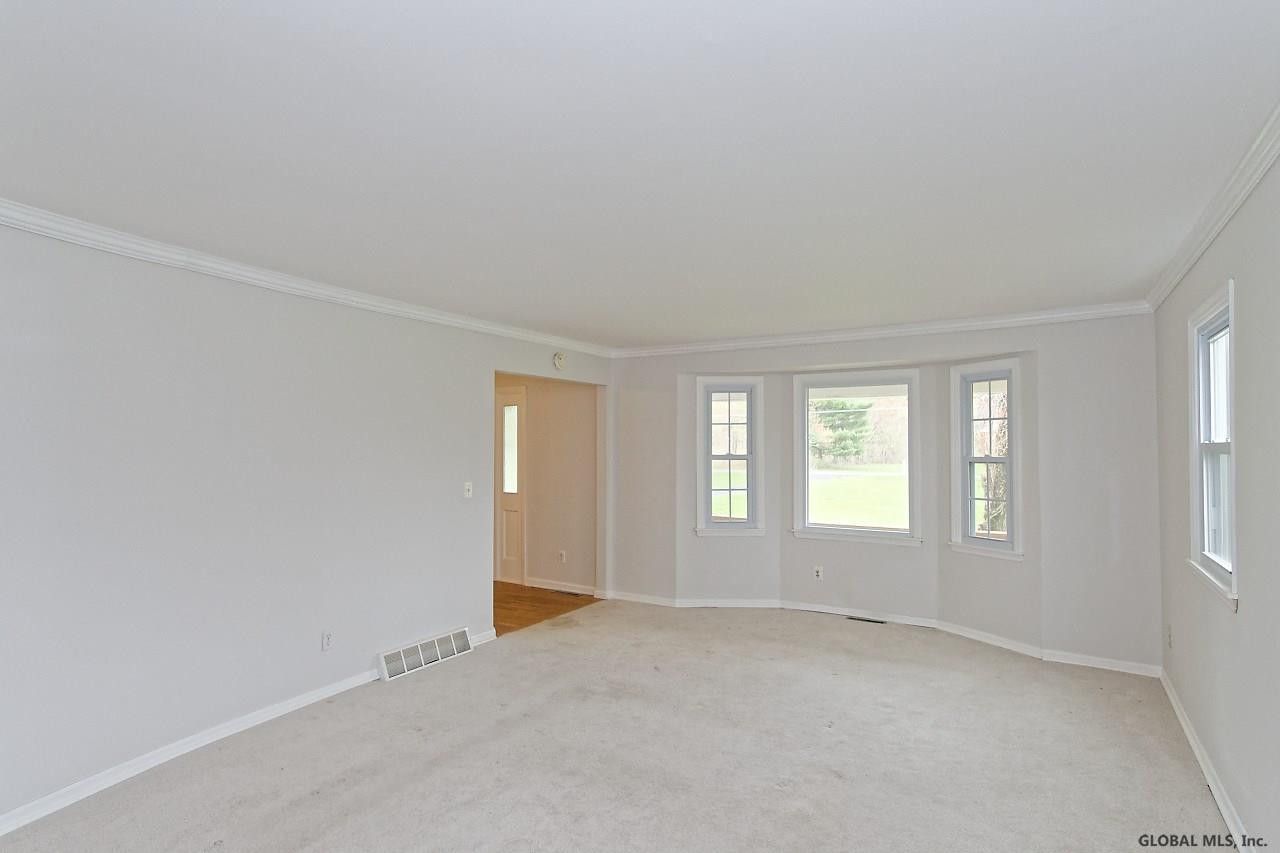 1099 Raymond Road Malta, NY 12020 - Photo 6 of 25 Photo 6