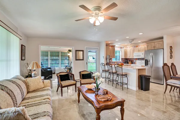 $174,800 | 201 Bayview Avenue, Unit D, Boynton Beach, FL 33435