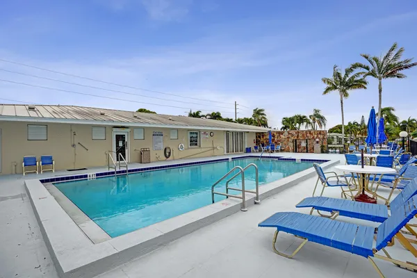 $174,800 | 201 Bayview Avenue, Unit D, Boynton Beach, FL 33435